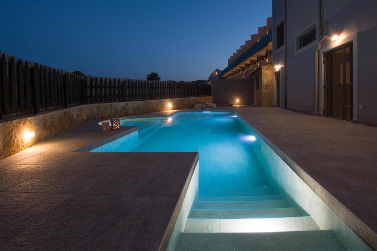 Golden Coast Boutique - Luxury Living Aparthotel Kypseli Eksteriør bilde
